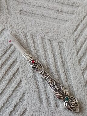 NIB Ornate Silver Floral Crystal Handle Seam Ripper